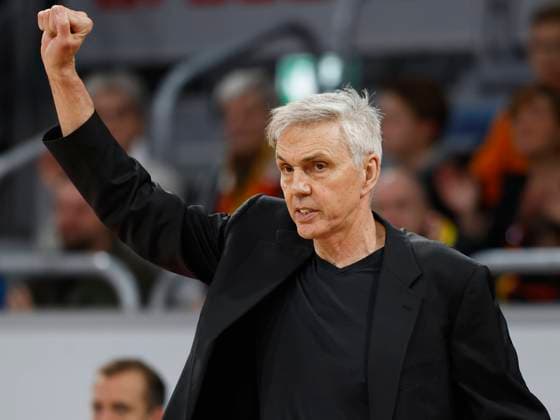 11.11.2022, Germany vs. Finland, FIBA Basketball, World Cup Qualifiers, Deutschland, Bamberg, Brose Arena, Im Bild: v.li. Head-Coach Gordon Herbert (Germany) Copyright: HMBxMedia xHeikoxBecker