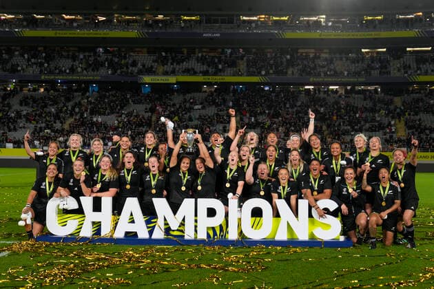 Sport Themen der Woche KW45 Sport Bilder des Tages Rugby Union - 2022 (2021) Women™s Rugby World Cup - Final - England vs New Zealand - Eden Park, Auckland - Saturday 12th November 2022 New Zealand celebrate after the win. 