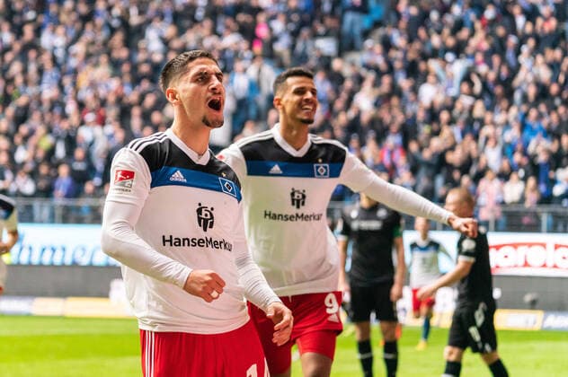 Sport Themen der Woche KW45 Sport Bilder des Tages Torjubel Ludovit Reis (Hamburger SV 14) und Robert Glatzel (Hamburger SV 9) nach Tor zum 2:1 Ludovit Reis (Hamburger SV 14) Hamburger SV vs. SV Sandhausen, Fussball, 2. Bundesliga, Spieltag 17, Saison 2022 23, 12.11.2022 DFL REGULATIONS PROHIBIT ANY USE OF PHOTOGRAPHS AS IMAGE SEQUENCES AND OR QUASI-VIDEO -Pressefoto Marcel von Fehrn Hamburger SV vs. SV Sandhausen, Fussball, 2. Bundesliga, Spieltag 17, Saison 2022 23, 12.11.2022 Hamburg *** Goal celebration Ludovit Reis Hamburger SV 14 and Robert Glatzel Hamburger SV 9 after goal to 2 1 Ludovit Reis Hamburger SV 14 Hamburger SV vs SV Sandhausen, Football, 2 Bundesliga, Matchday 17, Season 2022 23, 12 11 2022 DFL REGULATES PROHIBIT ANY USE OF PHOTOGRAPHS AS IMAGE SEQUENCES AND OR QUASI VIDEO Press photo Marcel von Fehrn Hamburger SV vs SV Sandhausen, Football, 2 Bundesliga, Matchday 17, Season 2022 23, 12 11 2022 Hamburg Copyright: xEibner-Pressefoto MarcelxvonxFehrnx EP_EER