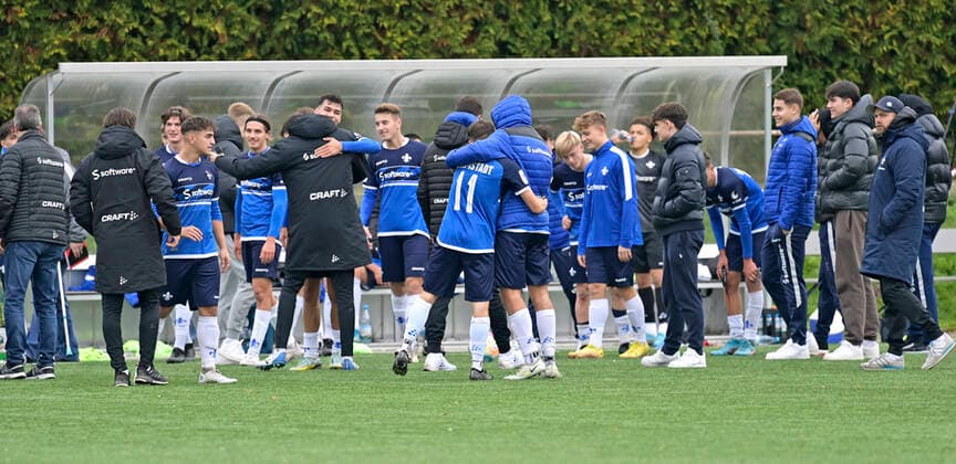 12.11.2022 Fussball Saison 2022 2023 A-Junioren Bundesliga Süd Südwest SV Darmstadt 98 - 1. FC Heidenheim (2:0) Jubel Heimsieg (Foto: Peter Henrich) Darmstadt Hessen Deutschland