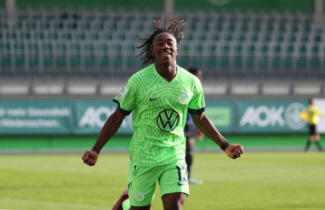 VfL vs. HSV, A-Junioren BL Wolfsburg, 12.11.2022, FUßBALL - VfL Wolfsburg U19 vs. Hamburger SV U19, A-Junioren Bundesliga Nord Nordost, Saison 2022 23. Joao Pinto (VfL Wolfsburg U19) jubelt nach seinem Tor zum 1:0 Wolfsburg