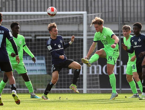 VfL vs. HSV, A-Junioren BL Wolfsburg, 12.11.2022, FUßBALL - VfL Wolfsburg U19 vs. Hamburger SV U19, A-Junioren Bundesliga Nord Nordost, Saison 2022 23. Vin Kastull (VfL Wolfsburg U19) Wolfsburg