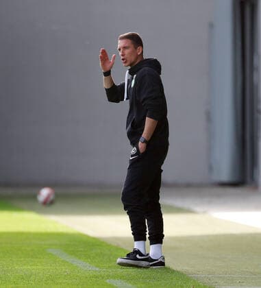 VfL vs. HSV, A-Junioren BL Wolfsburg, 12.11.2022, FUßBALL - VfL Wolfsburg U19 vs. Hamburger SV U19, A-Junioren Bundesliga Nord Nordost, Saison 2022 23. Trainer Daniel Bauer (VfL Wolfsburg U19) Wolfsburg