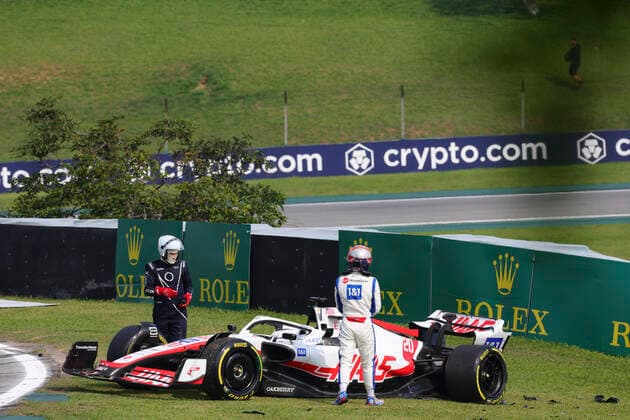 20 Kevin Magnussen (DNK, Haas F1 Team) after crash, F1 Grand Prix of Brazil at Autodromo Jose Carlos Pace on November 13, 2022 in Sao Paulo, Brazil. (Photo by HOCH ZWEI) Sao Paulo Brazil