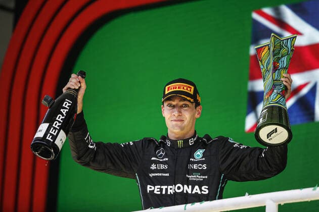RUSSELL George (gbr), Mercedes AMG F1 Team W13, portrait celebrates his first victory during the Formula 1 Heineken Grande Premio de Sao Paulo 2022, Sao Paulo Grand Prix Grand Prix 2022, 21st round of the 2022 FIA Formula One World Championship, WM, Weltmeisterschaft from November 11 to 13, 2022 on the Interlagos Circuit, in Sao Paulo, Brazil - F1 - SAO PAULO GRAND PRIX 2022 - RACE DPPI Panoramic  _V2_2275 copie