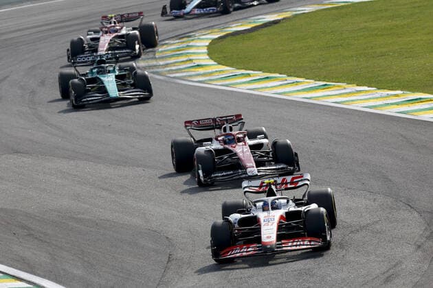 47 SCHUMACHER Mick (ger), Haas F1 Team VF-22 Ferrari, action 77 BOTTAS Valtteri (fin), Alfa Romeo F1 Team ORLEN C42, action during the Formula 1 Heineken Grande Premio de Sao Paulo 2022, Sao Paulo Grand Prix Grand Prix 2022, 21st round of the 2022 FIA Formula One World Championship, WM, Weltmeisterschaft from November 11 to 13, 2022 on the Interlagos Circuit, in Sao Paulo, Brazil - F1 - SAO PAULO GRAND PRIX 2022 - RACE DPPI Panoramic F12022GP21BRA_JK195399