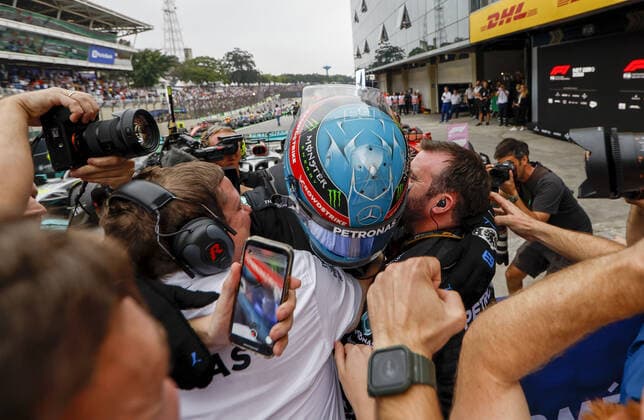 RUSSELL George (gbr), Mercedes AMG F1 Team W13, portrait celebrating victory during the Formula 1 Heineken Grande Premio de Sao Paulo 2022, Sao Paulo Grand Prix Grand Prix 2022, 21st round of the 2022 FIA Formula One World Championship, WM, Weltmeisterschaft from November 11 to 13, 2022 on the Interlagos Circuit, in Sao Paulo, Brazil - F1 - SAO PAULO GRAND PRIX 2022 - RACE DPPI Panoramic  20221113_F12022GP21BRA_JK197794