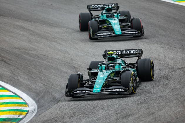 05 VETTEL Sebastian (ger), Aston Martin F1 Team AMR22, 18 STROLL Lance (can), Aston Martin F1 Team AMR22, action during the Formula 1 Heineken Grande Premio de Sao Paulo 2022, Sao Paulo Grand Prix Grand Prix 2022, 21st round of the 2022 FIA Formula One World Championship, WM, Weltmeisterschaft from November 11 to 13, 2022 on the Interlagos Circuit, in Sao Paulo, Brazil - F1 - SAO PAULO GRAND PRIX 2022 - RACE DPPI Panoramic 20221113_GOOD5902