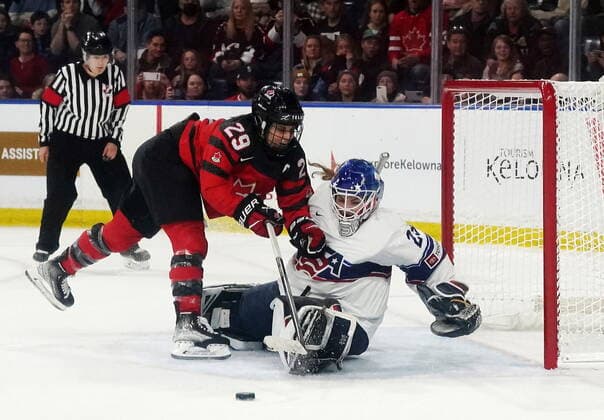 November 15, 2022, Kelowna, BC, Canada: United States goaltender Nicole Hensley (29) stops Canada s Marie-Philip Poulin (29) on a penalty shot during overtime Rivalry Series hockey action in Kelowna, B.C., Tuesday, Nov. 15, 2022. Canada News - November 15, 2022  - ZUMAc35_ 20221115_zaf_c35_204 Copyright: xJessexJohnstonx