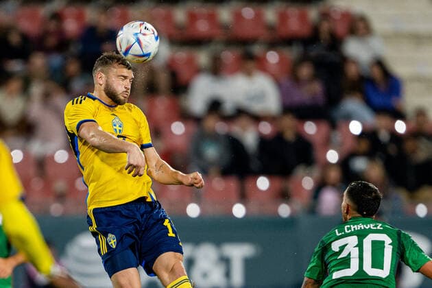 221116 Jesper Karlström of Sweden during the International Friendly, Länderspiel, Nationalmannschaft football match between Mexico and Sweden on November 16, 2022 in Girona. Photo: Ludvig Thunman BILDBYRAN kod LT LT0441 fotboll football soccer fotball träningslandskamp international friendly mexico sverige sweden sverige a bbeng Copyright: LUDVIGxTHUNMAN BB221116LT043