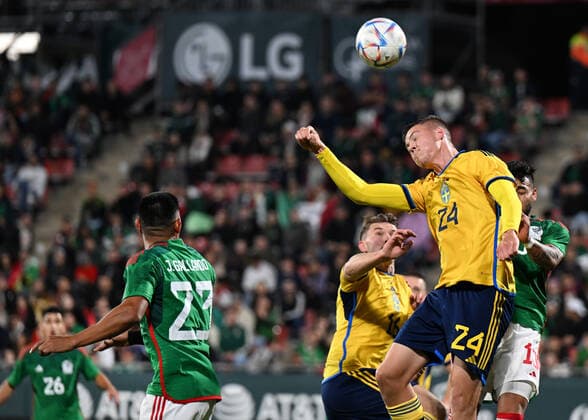 GIRONA 20221116 Sveriges Emil Holm under landskampen mellan Sverige och Mexiko pa Estadi Montilivi i Girona. GIRONA SPANIEN FOTBOLL x9200x Copyright: xBjörnxLarssonxRosvall TTx LANDSKAMP SVERIGE-MEXIKO