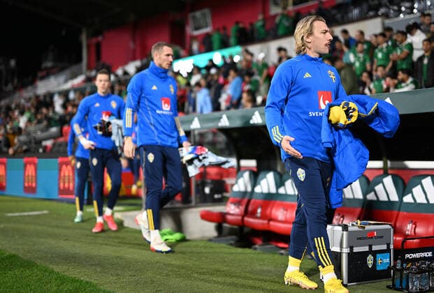 GIRONA 20221116 Sveriges Emil Forsberg kommer in pa plan inför landskampen mellan Sverige och Mexiko pa Estadi Montilivi i Girona. GIRONA SPANIEN FOTBOLL x9200x Copyright: xBjörnxLarssonxRosvall TTx LANDSKAMP SVERIGE-MEXIKO