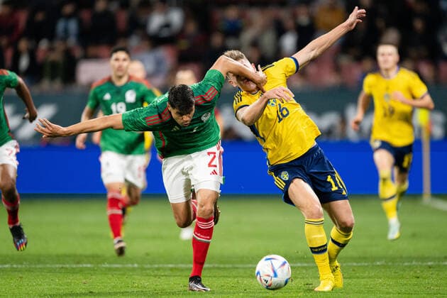 221116 Nestor Araujo of Mexico and Viktor Gyökeres of Sweden during the International Friendly, Länderspiel, Nationalmannschaft football match between Mexico and Sweden on November 16, 2022 in Girona. Photo: Ludvig Thunman BILDBYRAN kod LT LT0441 fotboll football soccer fotball träningslandskamp international friendly mexico sverige sweden sverige a bbeng Copyright: LUDVIGxTHUNMAN BB221116LT107