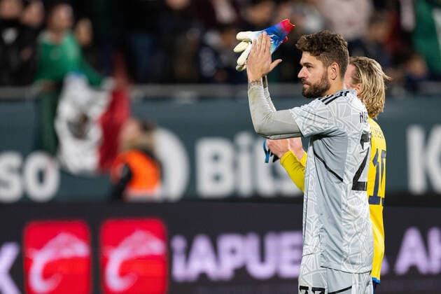 221116 Goalkeeper Kristoffer Nordfeldt of Sweden celebrates after the International Friendly, Länderspiel, Nationalmannschaft football match between Mexico and Sweden on November 16, 2022 in Girona. Photo: Ludvig Thunman BILDBYRAN kod LT LT0441 fotboll football soccer fotball träningslandskamp international friendly mexico sverige sweden sverige a bbeng jubel Copyright: LUDVIGxTHUNMAN BB221116LT124
