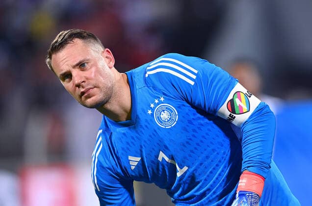 FUSSBALL WM 2022 Testspiel im Oman 16.11.2022 Oman - Deutschland Torwart Manuel Neuer (Deutschland) mit One Love-Binde *** FOOTBALL World Cup 2022 test match in Oman 16 11 2022 Oman Germany goalkeeper Manuel Neuer Germany with One Love armband