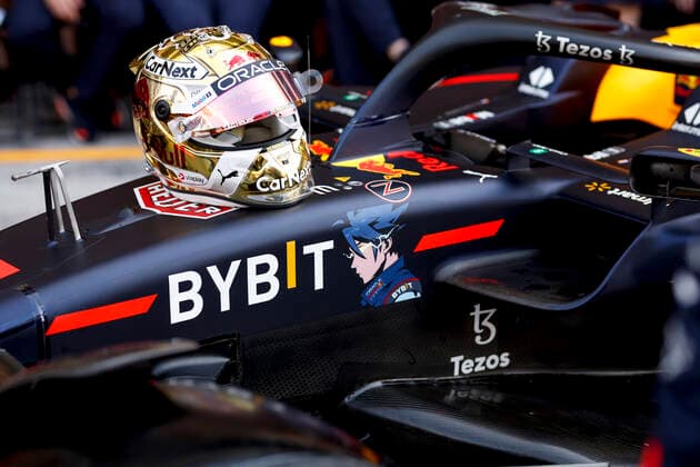 Helmet of 1 Max Verstappen (NLD, Oracle Red Bull Racing), F1 Grand Prix of Abu Dhabi at Yas Marina Circuit on November 17, 2022 in Abu Dhabi, United Arab Emirates. (Photo by HOCH ZWEI) Abu Dhabi United Arab Emirates