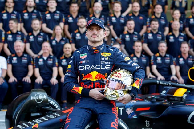 1 Max Verstappen (NLD, Oracle Red Bull Racing), F1 Grand Prix of Abu Dhabi at Yas Marina Circuit on November 17, 2022 in Abu Dhabi, United Arab Emirates. (Photo by HOCH ZWEI) Abu Dhabi United Arab Emirates