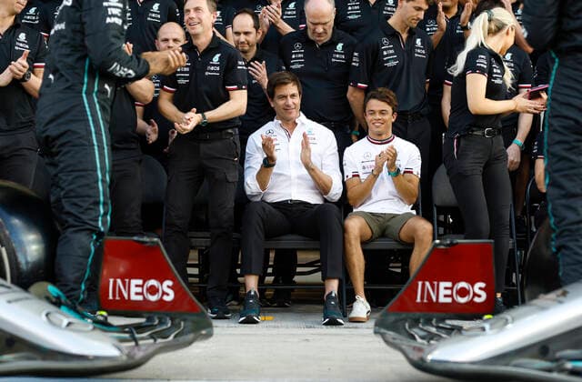 Toto Wolff (AUT, Mercedes-AMG Petronas F1 Team), Nyck de Vries (NLD, Mercedes-AMG Petronas F1 Team), F1 Grand Prix of Abu Dhabi at Yas Marina Circuit on November 17, 2022 in Abu Dhabi, United Arab Emirates. (Photo by HOCH ZWEI) Abu Dhabi United Arab Emirates
