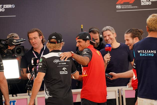 FORMULA 1 ETIHAD AIRWAYS ABU DHABI GRAND PRIX 2022 17.11.2022, Yas Marina Circuit, Abu Dhabi, FORMULA 1 ETIHAD AIRWAYS ABU DHABI GRAND PRIX 2022 , im Bild Carlos Sainz Jr. (ESP), Scuderia Ferrari, Valtteri Bottas (FIN), Alfa Romeo F1 Team ORLEN.