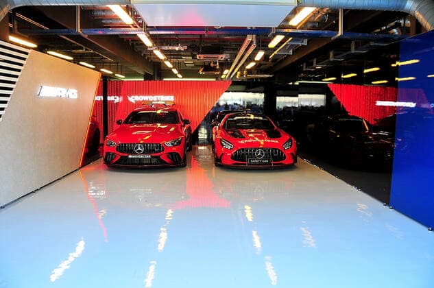 FORMULA 1 ETIHAD AIRWAYS ABU DHABI GRAND PRIX 2022 17.11.2022, Yas Marina Circuit, Abu Dhabi, FORMULA 1 ETIHAD AIRWAYS ABU DHABI GRAND PRIX 2022 , im Bild Mercedes AMGG Safety Car und Medical Car..