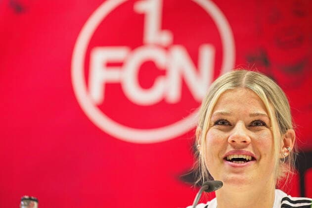 17.11.2022 - 1. FC Nürnberg Nuernberg FCN Club Frauen Damen - Medientermin - Pressekonferenz im Vorfeld des Frauen-DFB-Pokalspiels geben den VfL Wolfsburg - - Lea Paulick (1, 1. FC Nürnberg FCN )