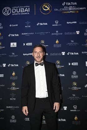 Foto Fabio Ferrari LaPresse - 17 Novembre 2022 - Dubai, Emirati Arabi Uniti - - Calcio -17ma edizione di Dubai International Sports Conference - Globe Soccer Awards 2022. Nella foto: Francesco Totti November 17, 2022 Dubai, United Arab Emirates - sport - Soccer - 17th edition of the Dubai International Sports Conference - Globe Soccer Awards 2022. In the pic: Francesco Totti  Copyright: xFabioxFerrari LaPressex