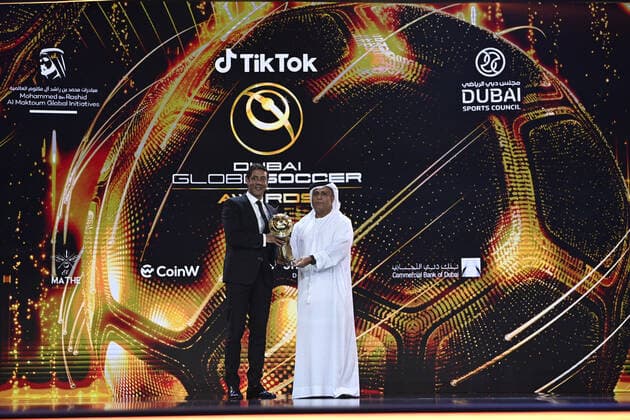 Foto Fabio Ferrari LaPresse - 17 Novembre 2022 - Dubai, Emirati Arabi Uniti - - Calcio -17ma edizione di Dubai International Sports Conference - Globe Soccer Awards 2022. Nella foto: Rui Costa - Best man s club of the year November 17, 2022 Dubai, United Arab Emirates - sport - Soccer - 17th edition of the Dubai International Sports Conference - Globe Soccer Awards 2022. In the pic: Rui Costa - Best man s club of the year  Copyright: xFabioxFerrari LaPressex