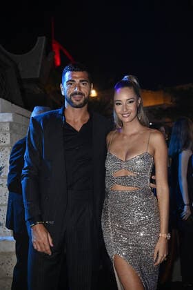 Foto Fabio Ferrari LaPresse - 17 Novembre 2022 - Dubai, Emirati Arabi Uniti - - Calcio -17ma edizione di Dubai International Sports Conference - Globe Soccer Awards 2022. Nella foto: Graziano Pell& xe8; e Viky Varga November 17, 2022 Dubai, United Arab Emirates - sport - Soccer - 17th edition of the Dubai International Sports Conference - Globe Soccer Awards 2022. In the pic: Graziano Pell& xe8; e Viky Varga  Copyright: xFabioxFerrari LaPressex