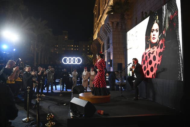 Foto Fabio Ferrari LaPresse - 17 Novembre 2022 - Dubai, Emirati Arabi Uniti - - Calcio -17ma edizione di Dubai International Sports Conference - Globe Soccer Awards 2022. Nella foto: ballerina all evento November 17, 2022 Dubai, United Arab Emirates - sport - Soccer - 17th edition of the Dubai International Sports Conference - Globe Soccer Awards 2022. In the pic: a dancer  Copyright: xFabioxFerrari LaPressex