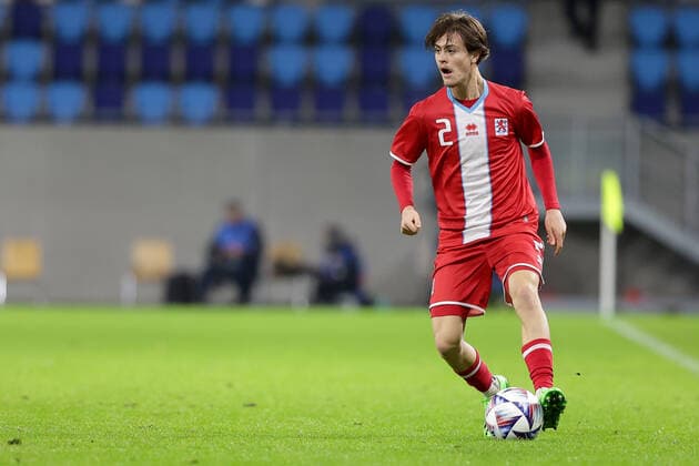 Fabio Lohei (Luxemburg 2) Freisteller, Einzelbild, Aktion, Ganzkörper Fussball, Saison 2022-2023, Freundschaftsspiel, Länderspiel 17.11.2022 Nationalmannschaft Luxemburg - Ungarn (LUX vs HUN) Stade de Luxembourg, Luxemburg