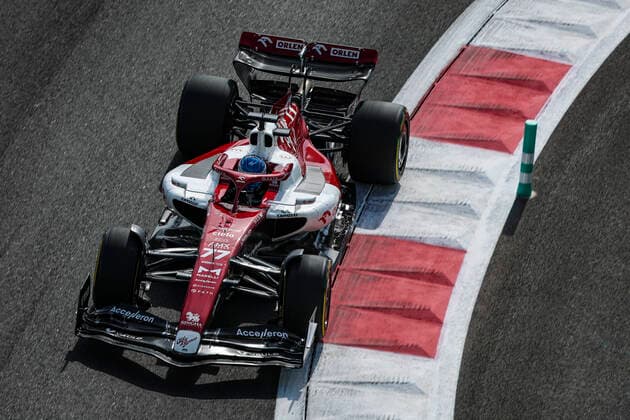 77 BOTTAS Valtteri (fin), Alfa Romeo F1 Team ORLEN C42, action during the Formula 1 Etihad Airways Abu Dhabi Grand Prix 2022, 22nd round of the 2022 FIA Formula One World Championship, WM, Weltmeisterschaft from November 18 to 20, 2022 on the Yas Marina Circuit, in Yas Island, Abu Dhabi - F1 - ABU DHABI GRAND PRIX 2022 DPPI Panoramic  00122049_G00D7128.JPG