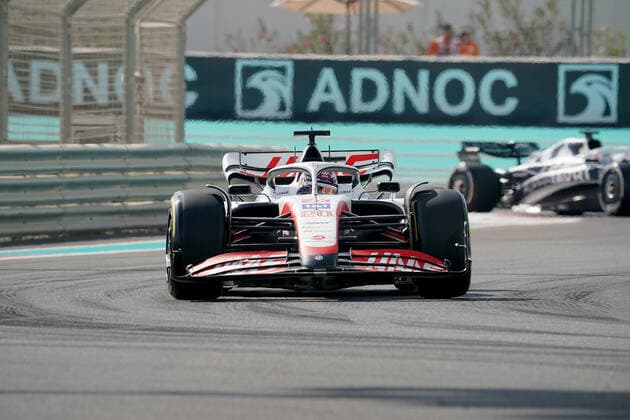 FORMULA 1 ETIHAD AIRWAYS ABU DHABI GRAND PRIX 2022 18.11.2022, Yas Marina Circuit, Abu Dhabi, FORMULA 1 ETIHAD AIRWAYS ABU DHABI GRAND PRIX 2022 , im Bild Kevin Magnussen (DNK), Haas F1 Team.