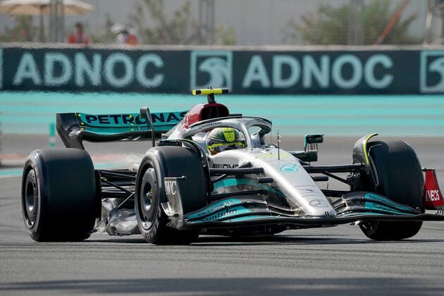 FORMULA 1 ETIHAD AIRWAYS ABU DHABI GRAND PRIX 2022 18.11.2022, Yas Marina Circuit, Abu Dhabi, FORMULA 1 ETIHAD AIRWAYS ABU DHABI GRAND PRIX 2022 , im Bild Lewis Hamilton (GBR), Mercedes-AMG Petronas Formula One Team.