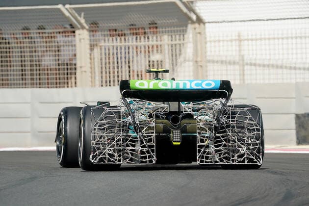 FORMULA 1 ETIHAD AIRWAYS ABU DHABI GRAND PRIX 2022 18.11.2022, Yas Marina Circuit, Abu Dhabi, FORMULA 1 ETIHAD AIRWAYS ABU DHABI GRAND PRIX 2022 , im Bild Sebastian Vettel (DEU), Aston Martin Aramco Cognizant Formula One Team.