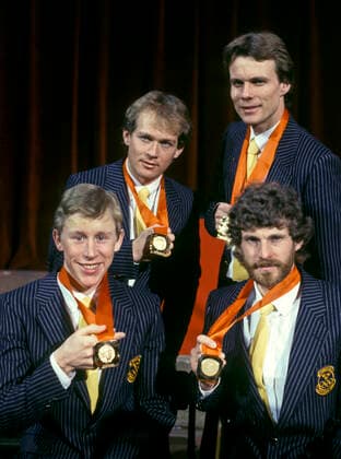 ARKIV 1984-02-16 De svenska stafettherrarna Jan Ottosson, Benny Kohlberg, Gunde Svan och Thomas Wassberg visar upp sina guldmedaljer efter medaljceremonin sedan de vunnit herrarnas stafett i längdskidakning vid de olympiska vinterspelen i Sarajevo, Jugoslavien 16:e februari 1984. Sarajevo Bosnia-Hercegovina x1001x *** ARCHIVE 1984 02 16 Swedish relay champions Jan Ottosson, Benny Kohlberg, Gunde Svan and Thomas Wassberg show off their gold medals after the medal ceremony following their victory in the mens cross-country skiing relay at the Olympic Winter Games in Sarajevo, Yugoslavia 16th February 1984 Sarajevo Bosnia Herzegovina x1001x  Copyright: xJanxCollsiööx xTTx x SARAJEVO-OS-SKIDSTAFETT