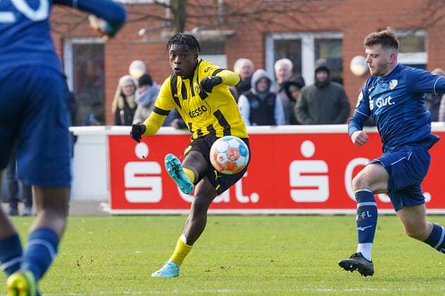 Samstag, 19.11.2022 Saison 2022 2023 10. Spieltag A-Junioren-Bundesliga, U19-Bundesliga im Nachwuchszentrum, Bochum, Germany. VfL Bochum U19 - BV Borussia Dortmund U19. Samuel Bamba (Borussia Dortmund U19 10)