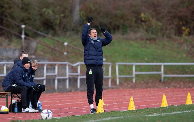Fussball, A-Junioren, Saison 2022 2023, A-Junioren Bundesliga Nord Nordost (10. Spieltag), FC Viktoria 1889 Berlin U19 - VfL Wolfsburg U19, Trainer Daniel Bauer (VfL Wolfsburg U19), 19.11. 2022,