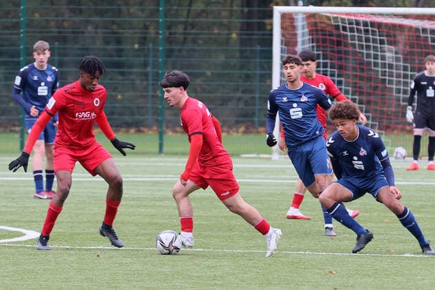 Viktoria Köln vs. 1. FC Köln, A Junioren Bundesliga West, Sportpark Höhenberg, Mitte: Salvatore Davide Giambra (Viktoria), 19.11.2021, Foto: