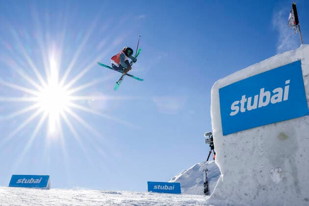 Sport Themen der Woche KW46 FREESTYLE SKIING - FIS WC Slopestyle Stubai NEUSTIFT,AUSTRIA,19.NOV.22 - FREE SKI, FREESTYLE SKIING - FIS Freeski Slopestyle World Cup, ladies. Image shows Sarah Hoefflin (SUI).  GEPAxpictures xPatrickxSteiner