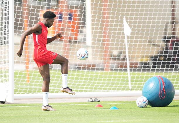 November 19, 2022, DOHA, QATAR: Canada defender Alphonso Davies kicks the ball during practice ahead of the World Cup in Doha, Qatar on Saturday, November 19, 2022. Canada News - November 19, 2022  - ZUMAc35_ 20221119_zaf_c35_032 Copyright: xNathanxDenettex
