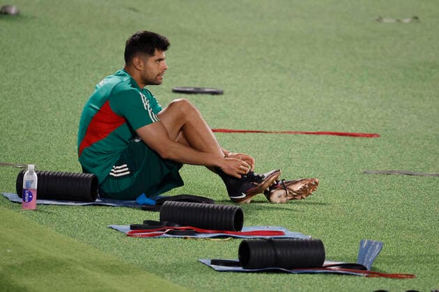 Mexico s defender Nestor Araujo takes part in training session of the team held at Al Khor Stadium in Doha, Qatar, 19 November 2022, on the eve of inauguration soccer match of FIFA World Cup, WM, Weltmeisterschaft, Fussball Qatar 2022 between Qatar and Ecuador. FIFA World Cup Qatar 2022 - Mexicos training session !ACHTUNG: NUR REDAKTIONELLE NUTZUNG!  Copyright: xJosexMendezx EVE028 20221119-4b46163d804a79aaf5fb3dc60830b57038eb2ccb
