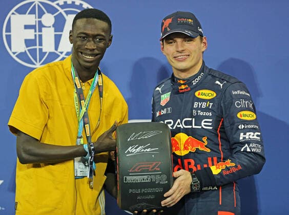 Bilder des Jahres, Sport 11 November Sport Themen der Woche KW46 Sport Bilder des Tages 19th November 2022; Yas Marina Circuit, Yas Island, Abu Dhabi; Pole position Max Verstappen (NED) Oracle Red Bull Racing RB18, takes pole at the Abu Dhabi F1 Grand Prix quaifications  ActionPlus12450571 HeulerxAndrey