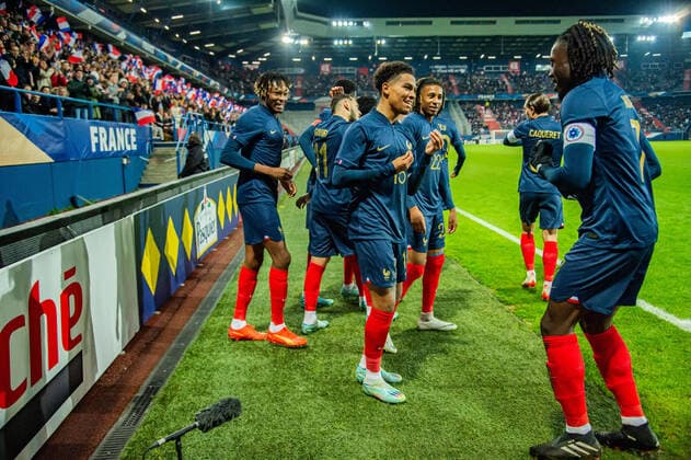 Joie des joueurs de l equipe de france aprÃ s le but de Amine Adli (France) FOOTBALL : France U21, U 21 vs Norvege U21 - Amical international - 19 11 2022 BaptisteAutissier Panoramic 