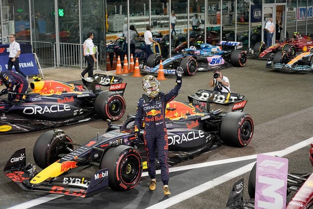 19.11.2022, Yas Marina Circuit, Abu Dhabi, FORMULA 1 ETIHAD AIRWAYS ABU DHABI GRAND PRIX 2022 , im Bild Poleposition für Max Verstappen (NEL), Oracle Red Bull Racing Abu Dhabi Yas Marina Circuit Vereinigten Arabischen Emirate