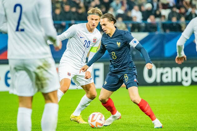 Sport Bilder des Tages Maxime Caqueret (France) FOOTBALL : France U21, U 21 vs Norvege U21 - Amical international - 19 11 2022 BaptisteAutissier Panoramic 