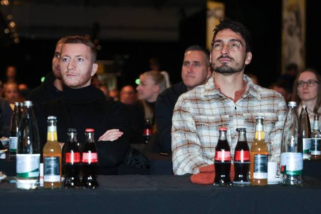 Sport Themen der Woche KW46 20.11.2022, Fussball, Wirtschaft, Politik, Saison 2022 2023, 1. Bundesliga, Mitgliederversammlung Borussia Dortmund, v. l. Marco Reus (Borussia Dortmund), Mats Hummels (Borussia Dortmund), xRHR-FOTO DEx *** 20 11 2022, football, economy, politics, season 2022 2023, 1 Bundesliga, general meeting Borussia Dortmund, f l Marco Reus Borussia Dortmund , Mats Hummels Borussia Dortmund , xRHR PHOTO DEx Copyright: DennisxEwert RHR-FOTOx RHR-FOTO DE