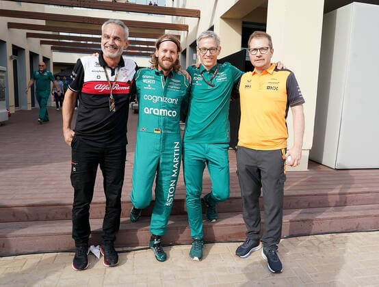 FORMULA 1 ETIHAD AIRWAYS ABU DHABI GRAND PRIX 2022 20.11.2022, Yas Marina Circuit, Abu Dhabi, FORMULA 1 ETIHAD AIRWAYS ABU DHABI GRAND PRIX 2022 , im Bild Sportdirektor Beat Zehnder (Alfa Romeo Racing ORLEN), Sebastian Vettel (DEU), Aston Martin Aramco Cognizant Formula One Team, Teamchef Mike Krack (Aston Martin Cognizant Formula One Team), Teamchef Andreas Seidel (McLaren Formula 1 Team..