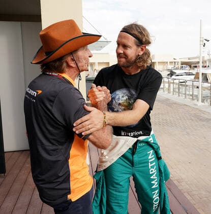 FORMULA 1 ETIHAD AIRWAYS ABU DHABI GRAND PRIX 2022 20.11.2022, Yas Marina Circuit, Abu Dhabi, FORMULA 1 ETIHAD AIRWAYS ABU DHABI GRAND PRIX 2022 , im Bild Emerson Fittipaldi, Sebastian Vettel (DEU), Aston Martin Aramco Cognizant Formula One Team.