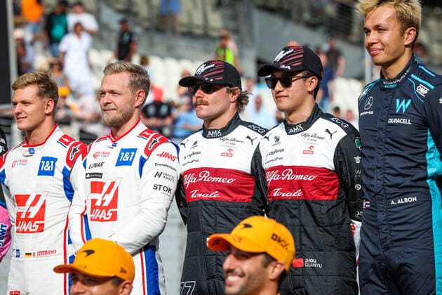 MAGNUSSEN Kevin (den), Haas F1 Team VF-22 Ferrari, BOTTAS Valtteri (fin), Alfa Romeo F1 Team ORLEN C42, ZHOU Guanyu (chi), Alfa Romeo F1 Team ORLEN C42, portrait during the Formula 1 Etihad Airways Abu Dhabi Grand Prix 2022, 22nd round of the 2022 FIA Formula One World Championship, WM, Weltmeisterschaft from November 18 to 20, 2022 on the Yas Marina Circuit, in Yas Island, Abu Dhabi - F1 - ABU DHABI GRAND PRIX 2022 - RACE DPPI Panoramic 20221120_GOOD0148