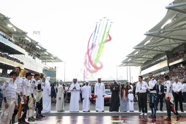 BEN SULAYEM Mohammed (uae), President of the FIA, DOMENICALI Stefano (ita), Chairman and CEO Formula One Group FOG, CAREY Chase (usa), former Chairman and CEO Formula One Group FOG, portrait during the Formula 1 Etihad Airways Abu Dhabi Grand Prix 2022, 22nd round of the 2022 FIA Formula One World Championship, WM, Weltmeisterschaft from November 18 to 20, 2022 on the Yas Marina Circuit, in Yas Island, Abu Dhabi - F1 - ABU DHABI GRAND PRIX 2022 - RACE DPPI Panoramic 00122050_G00D1418.JPG